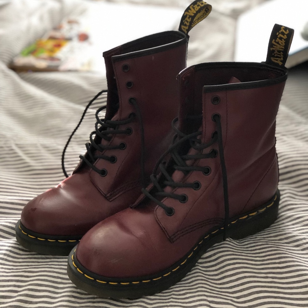 CHERRY RED DOC MARTENS - 1460 SMOOTH